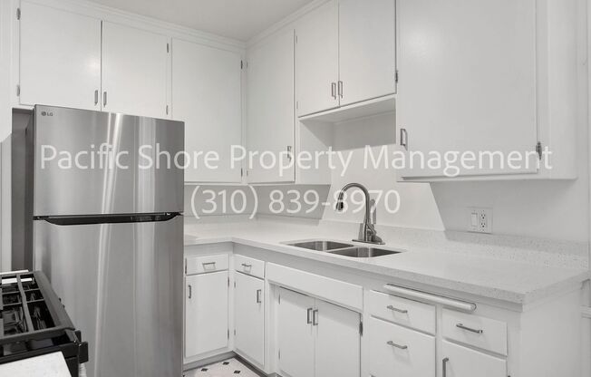 2 beds, 1 bath, $2,195, Unit 4