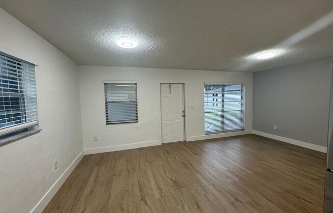 2 beds, 1 bath, 850 sqft, $1,995, Unit 6036-6