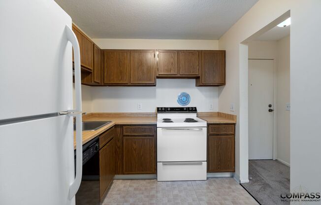 3 beds, 2 baths, 1,209 sqft, $1,295, Unit 2215-228