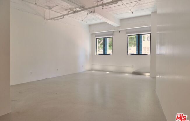 Studio, 1 bath, 930 sqft, $2,850, Unit M02