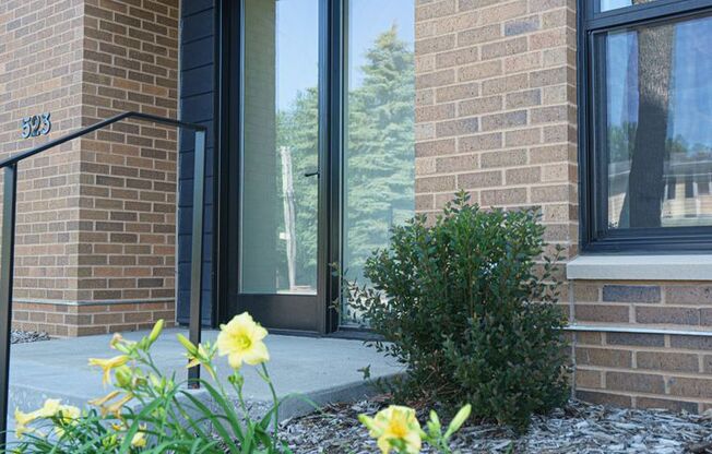 2 beds, 1.5 baths, 1,116 sqft, $2,695, Unit 103
