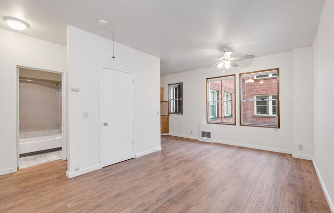 Studio, 1 bath, 400 sqft, $1,150, Unit A09