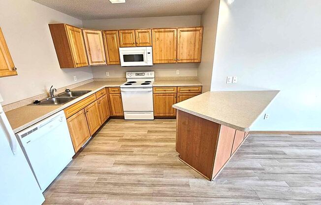 2 beds, 1 bath, 898 sqft, $1,025, Unit 7003 W. 56th Street #8