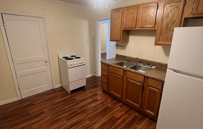 816 AURORA AVE