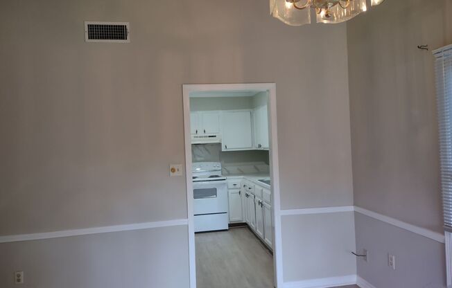 3 beds, 2 baths, $1,495, Unit Unit A