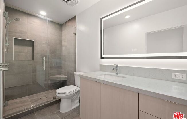 847 S SHERBOURNE DR