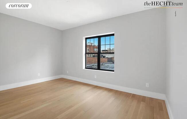 1319 LINCOLN PL