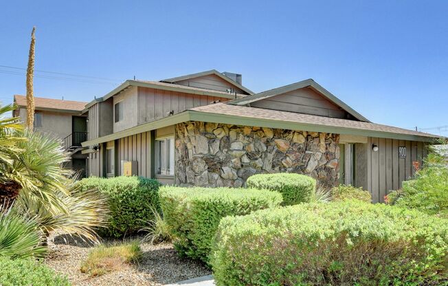 2 beds, 1.5 baths, 992 sqft, $1,350, Unit 900B
