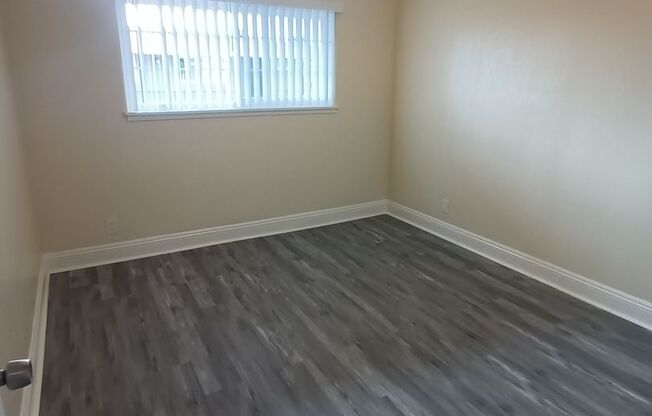 1 bed, 1 bath, $1,300, Unit 2501-15