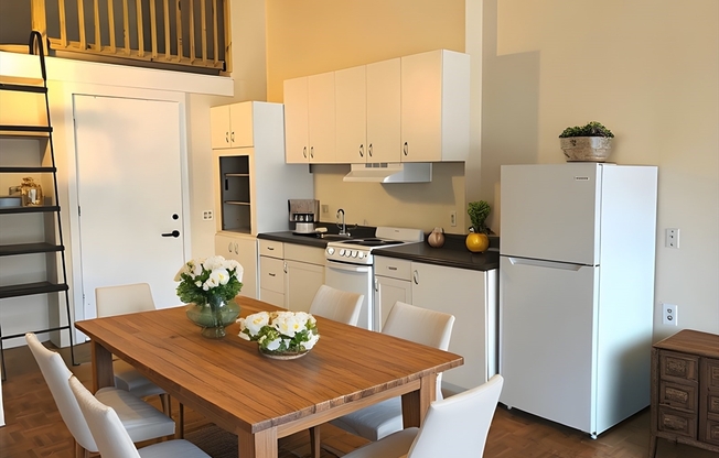 Studio, 1 bath, 500 sqft, $2,600, Unit 311