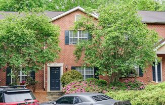 205 Woodstone Dr #16