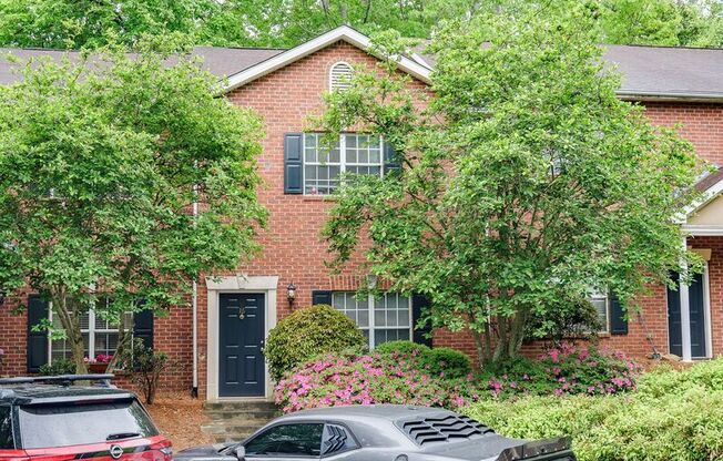 205 Woodstone Dr #16