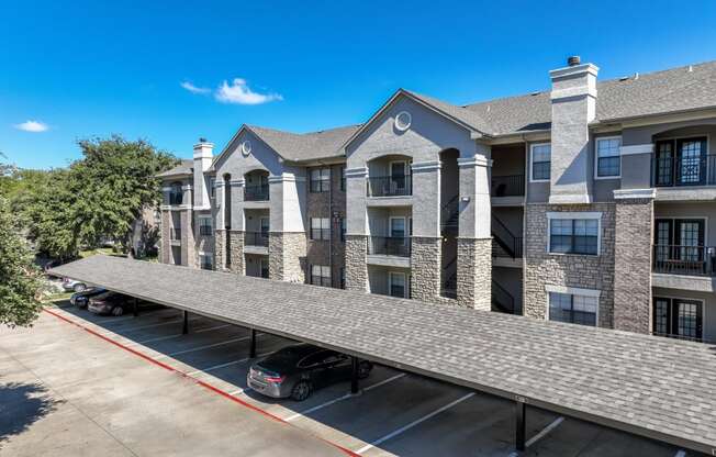 Stoneleigh on Spring Creek apartments with covered parking in Garland, TX