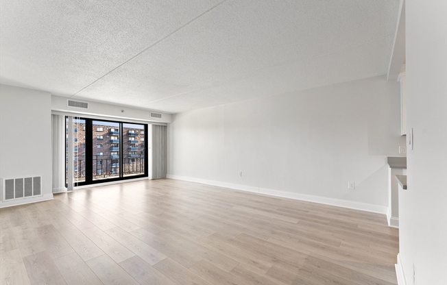 2 beds, 2 baths, 902 sqft, $3,200, Unit 404