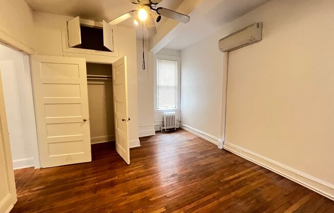 3 beds, 1 bath, 1,000 sqft, $2,100, Unit 3029 N. Calvert St. D3