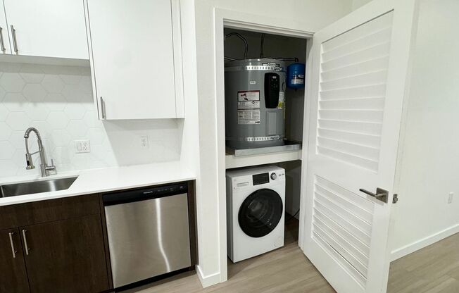 Studio, 1 bath, 553 sqft, $1,295, Unit 109