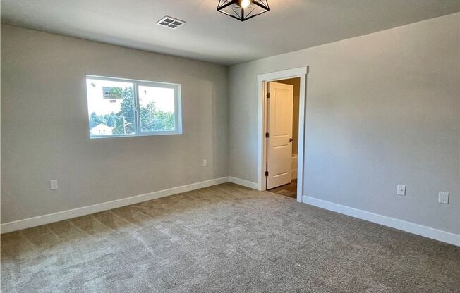 1 bed, 1 bath, 200 sqft, $1,000, Unit Room 2 (upstairs 1st bedroom on right shared bath)