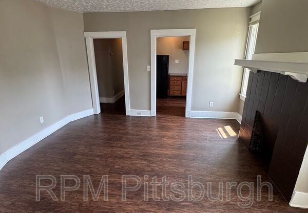 311 313 W BURGESS ST