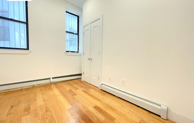 2 beds, 1 bath, $2,945, Unit 1B