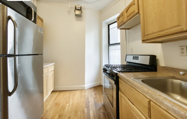 3 beds, 1 bath, 900 sqft, $2,850, Unit 1D