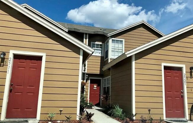 Utilities Included! Spacious 3 Bedrooms 2 Bath Townhome $1780 a month close to Disney!!