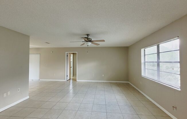 4965 Bobwhite Ct Dade City, FL 33523 MOVE IN SPECIAL!! $250 off 1st Months Rent!!!