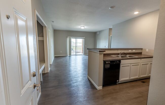 2 beds, 2 baths, 1,052 sqft, $1,195, Unit 3501-315