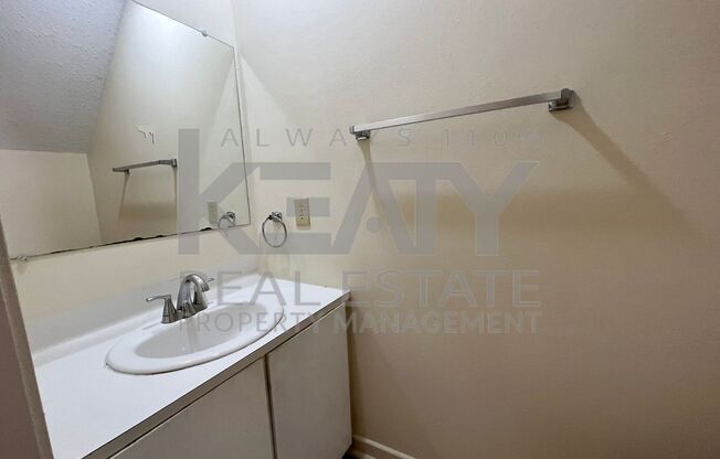 2 beds, 1.5 baths, 1,000 sqft, $775, Unit C