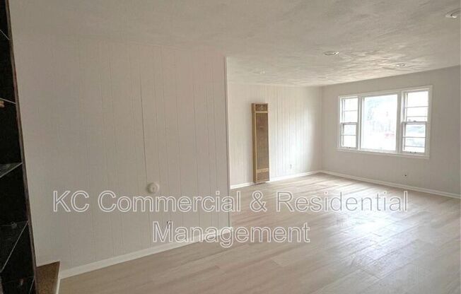 800 E 75 TERRACE