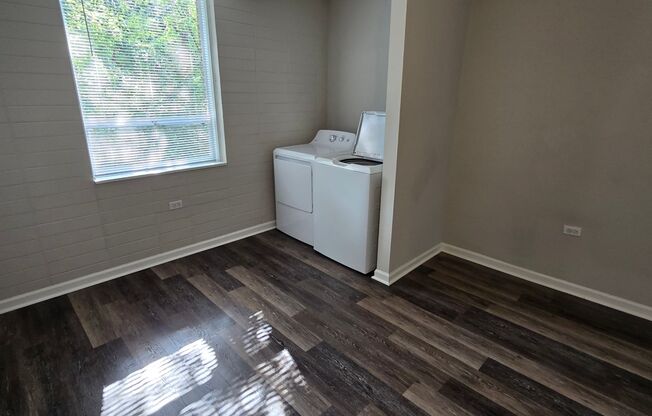 1 bed, 1 bath, 650 sqft, $1,300, Unit 203