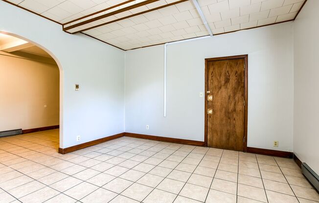 2910 Dudley- 6- Plex