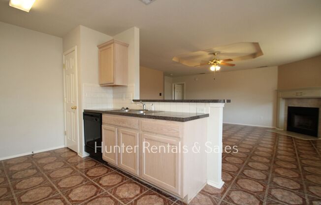 3 beds, 2 baths, $1,450