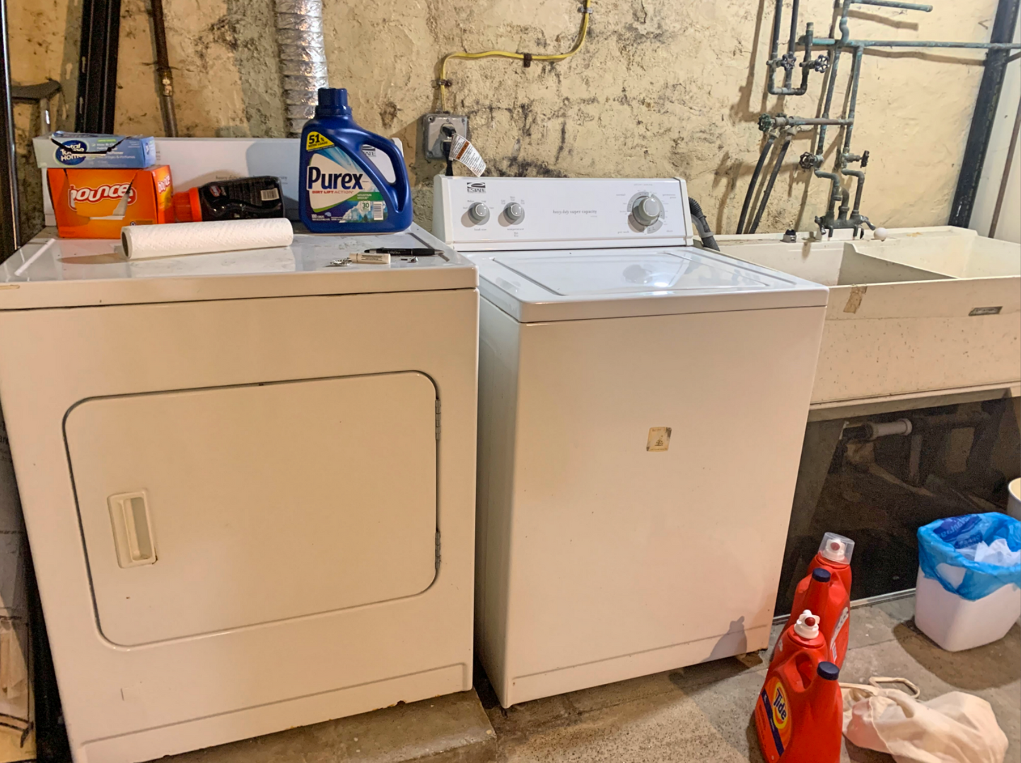 Spacious 4 Bedroom  in Slopes w/ Laundry & Central Air