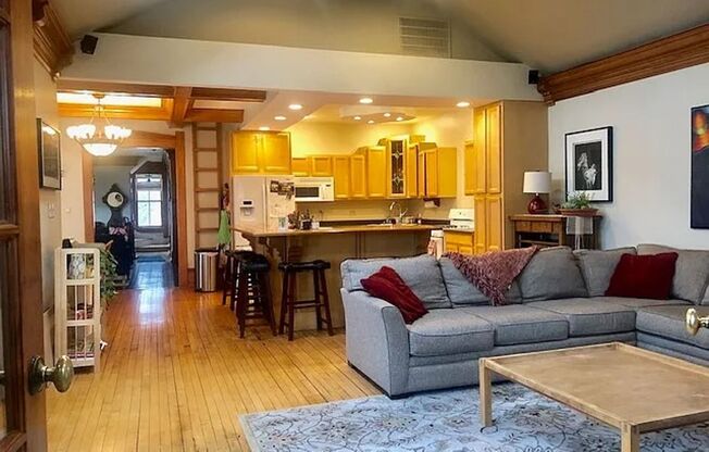 Rare Find in Brewer’s Hill – Bright, Character-Filled 3BR Upper + $500 Move-In Credit!