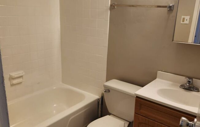 1 bed, 1 bath, 670 sqft, $1,450, Unit 6906-A2