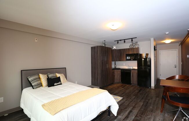 Studio, 1 bath, 284 sqft, $1,039, Unit 417