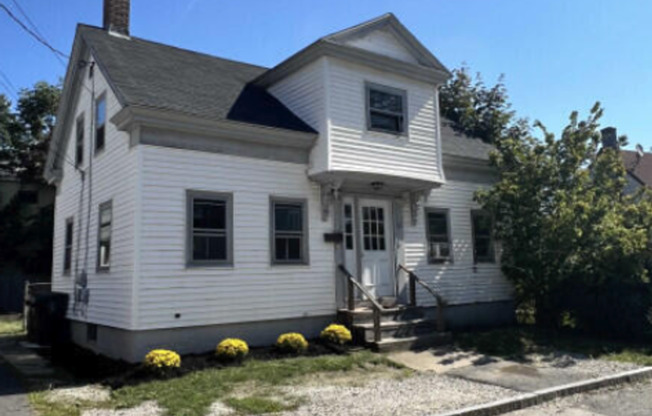 Charming 3-Bedroom Historic Home with Modern Comforts in Prime Saco Location – 43 Green St