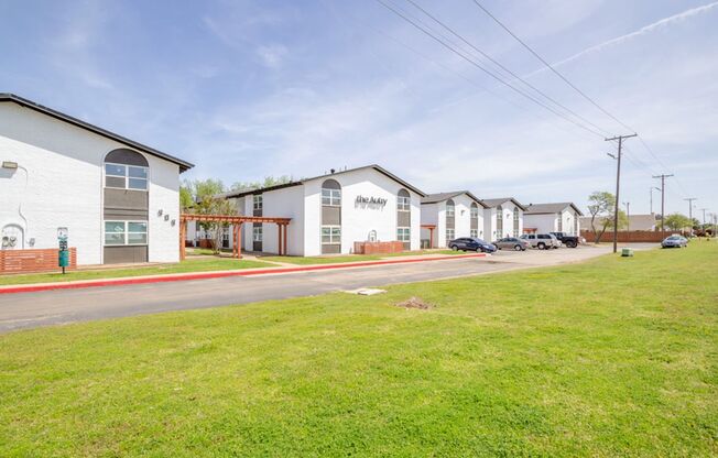 2 beds, 1 bath, 876 sqft, $1,020, Unit 240