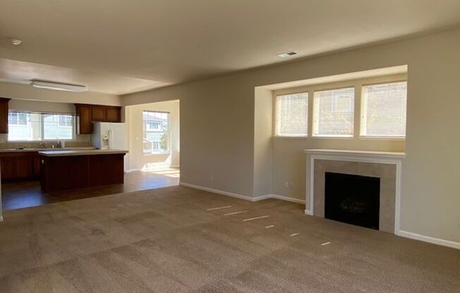 3 beds, 2.5 baths, $2,300