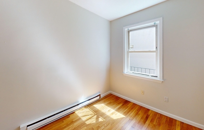 4 beds, 1 bath, 1,200 sqft, $4,400, Unit 1
