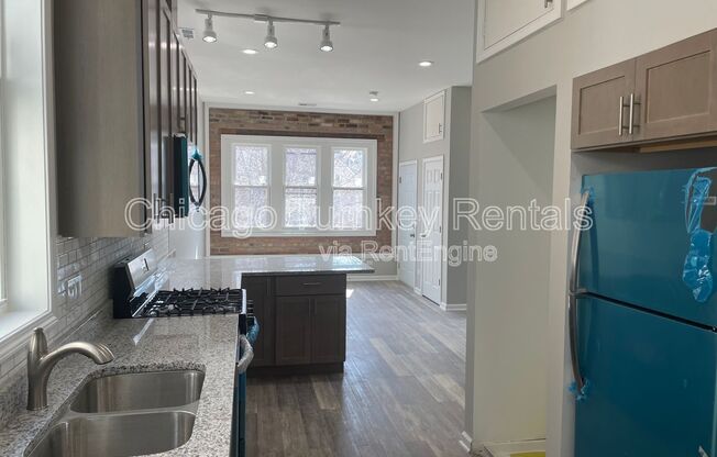 2822 W 25 ST