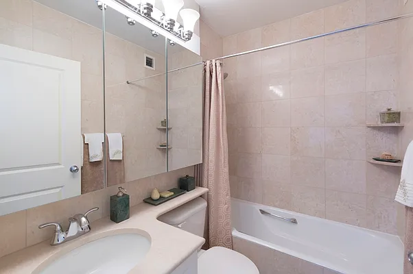 Studio, 1 bath, $3,915, Unit B28E