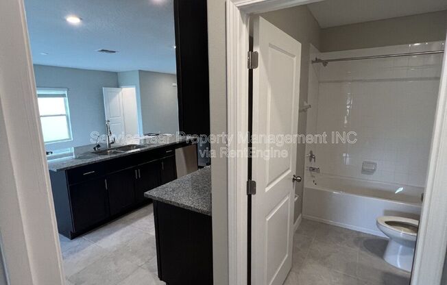 6 beds, 3 baths, 2,580 sqft, $2,545