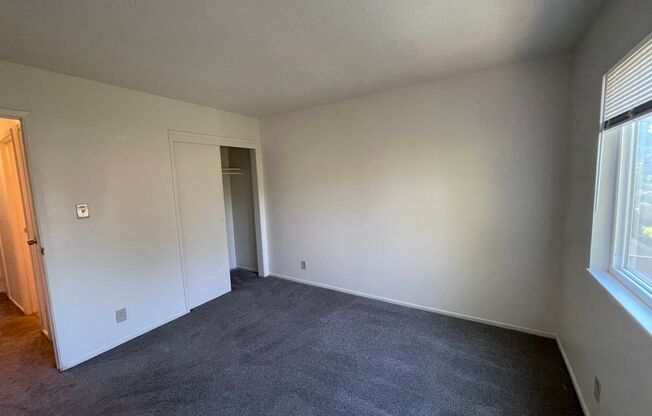 2 beds, 1 bath, $2,300