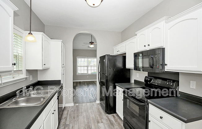 162 BROOKSHIRE DR