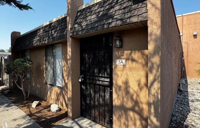 Charming 2 bedroom, 1 bath, 1 car garage unit.