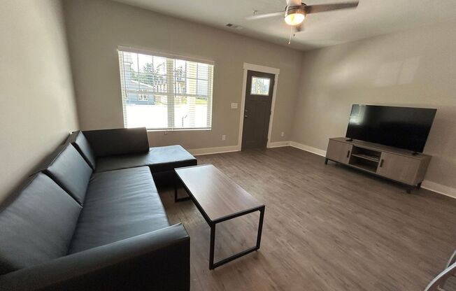 3 beds, 3.5 baths, 1,400 sqft, $1,040, Unit 4121 May Street - A