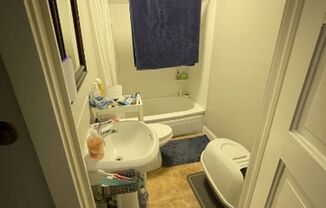 Studio, 1 bath, $975, Unit 1F