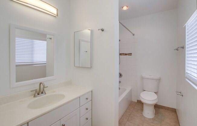 2 beds, 2 baths, 780 sqft, $3,095, Unit 4747