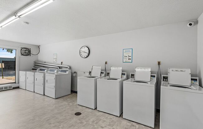 2 beds, 1 bath, 864 sqft, $1,395, Unit 309 - 2402